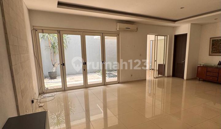 Rumah Bagus 2 Lantai Dalam Komplek Mewahdekat Akses Transportasi di Lebak Bulus