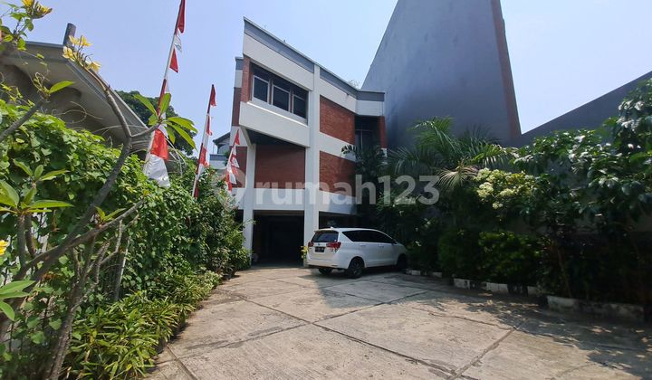 Dijual Harga Njop Gedung 3 Lantai Cikini Jakarta Pusat 