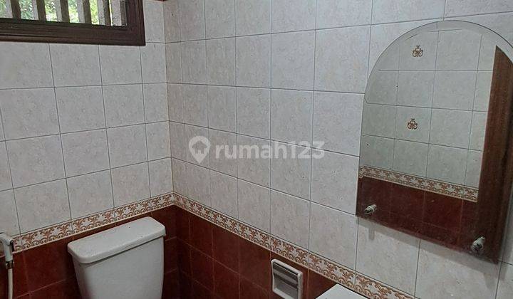 kamar mandi dijual cepat rumah 2 lantai