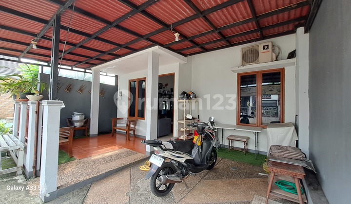 Jual Cepat Rumah Hook Dalam Komplek Dekat Pintu Tol Limo Cinere Jual Cepat Rumah Hook Dalam Komplek Dekat Pintu Tol Limo Cinere