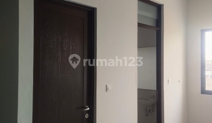 For Rent 3 Cheap Adjoined Shophouses in PIK2, Available Individually.