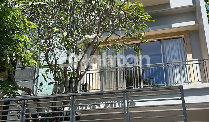 RUMAH MEWAH DI ANCOL TIMUR