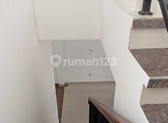 Jual Murah Rumah Cantik Minimalis Modern SHM di Metland Transyogi 2