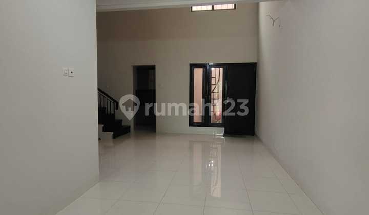 Sewa Rumah 2 Lantai Siap Huni Di Raffles Hills Cibubur Bagus 2