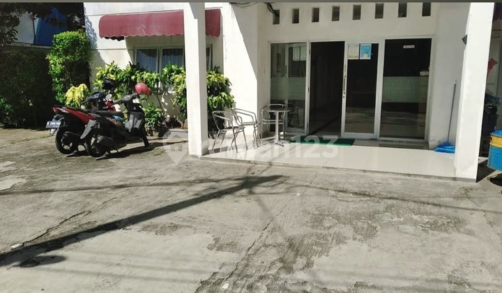 Quick Sale Active Dormitory Fully Occupied 5 Minutes to UI Depok Campus SHM 2
