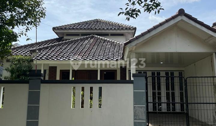 Large, Ready-to-Live, Strategic House for Rent at Permata Laguna Depok Large, Ready-to-Live, Strategic House for Rent at Permata Laguna Depok