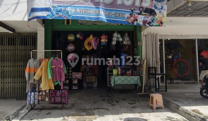 Shop House (Ruko) on Tentara Pelajar Street, Pekiringan, Kesambi, Cirebon City, West Java, Indonesia, 45131, Cirebon City, 210.0 m², Unfurnished, SHM (Certificate of Ownership).