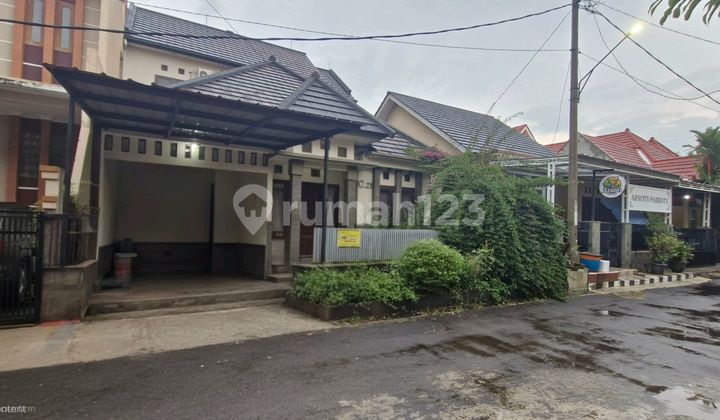 Rumah 2 Lantai di Puri Taman Sari