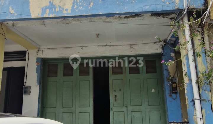 Ruko Di Jl. Pecinan , Lemahwungkuk, Lemahwungkuk, Kota Cirebon, Jawa Barat, Indonesia, 45111, Cirebon Kota 100.0 m² Semi Furnished SHM Ruko Di Jl. Pecinan , Lemahwungkuk, Lemahwungkuk, Kota Cirebon, Jawa Barat, Indonesia, 45111, Cirebon Kota 100.0 m² Semi Furnished SHM