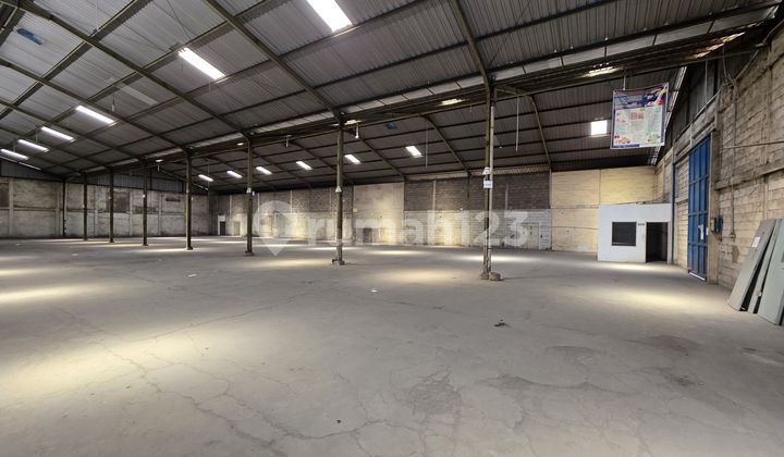 For Rent Warehouse at Jl. Raya Plumbon No.22, Plumbon, Cirebon, 45155, Cirebon City 2160.0 m² Unfurnished HGB For Rent Warehouse at Jl. Raya Plumbon No.22, Plumbon, Cirebon, 45155, Cirebon City 2160.0 m² Unfurnished HGB