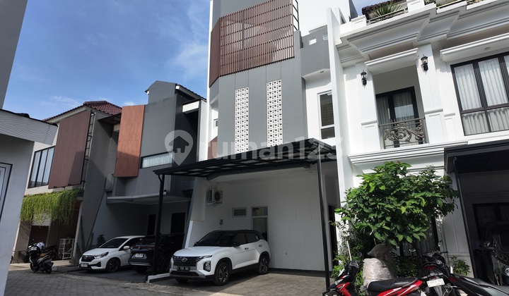 5 Menit Dari Stasiun dan Halte Buaran | Rumah Apik 5 Menit Dari Stasiun dan Halte Buaran | Rumah Apik