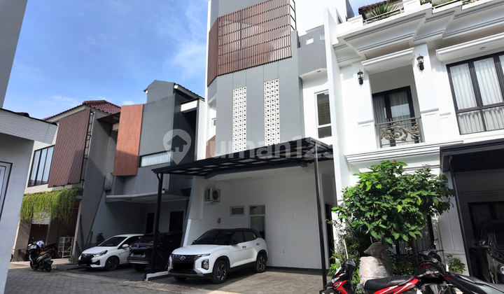 5 Minutes to Buaran Station | Modern House in Ptb Duren Sawit 2