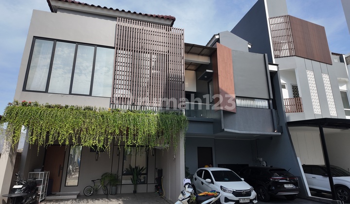 5 Menit Dari Stasiun dan Halte Buaran | Rumah Apik 5 Menit Dari Stasiun dan Halte Buaran | Rumah Apik