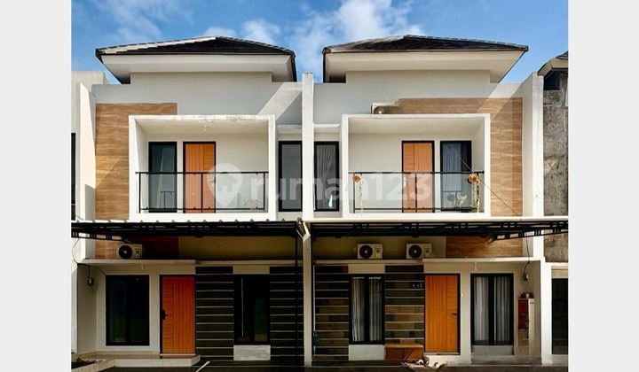 Modern House just 5 minutes to Setu Toll, Strategic Access