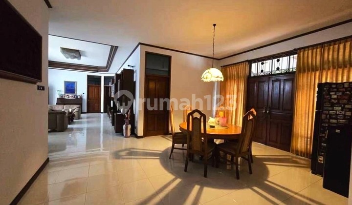 Rumah Megah Hoek Puri Indah 508m SHM Semi Furnish Kokoh Full Jati 2