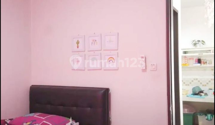 Rumah hook terawat lokasi depan Taman di Melia Graha Raya Bintaro 2