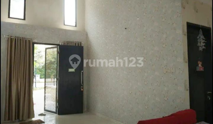 Rumah hook terawat lokasi depan Taman di Melia Graha Raya Bintaro