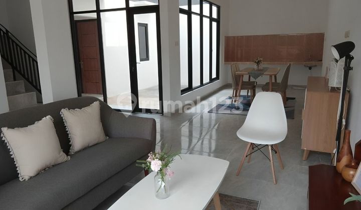 Rumah Dijual Bagus di Nusa Loka BSD Tangerang Rumah Dijual Bagus di Nusa Loka BSD Tangerang