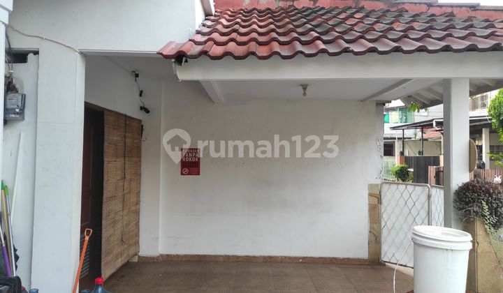 Well-Maintained 2-Story Old House @ Bintaro Sector 5 Well-Maintained 2-Story Old House @ Bintaro Sector 5