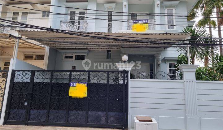 Rumah Minimalis 2lantai Masih Baru 1