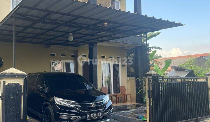 Rumah 2lantai Disewakan dalam.kluster 1