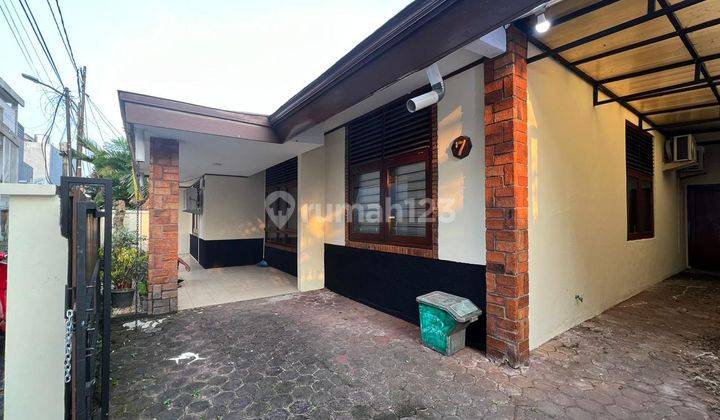 Rumah Disewakan Didaerahpancoran. Dekat Ke Gatot Subroto Dan Tol  2