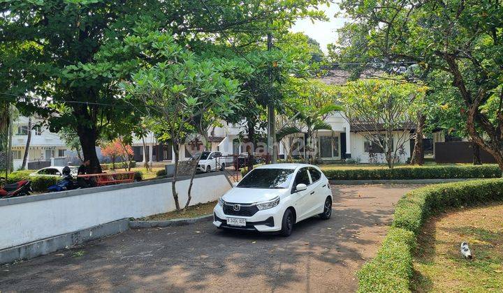 Rumah Disewakan Halaman Luas Di Pejaten Barat  2