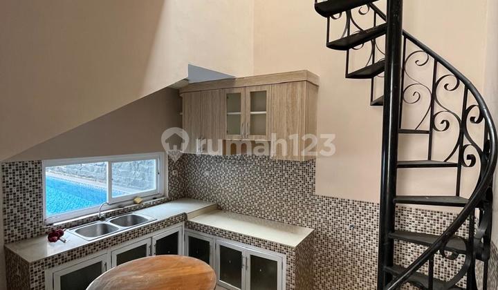 House for Rent 2 Floors in Pejaten Area 2