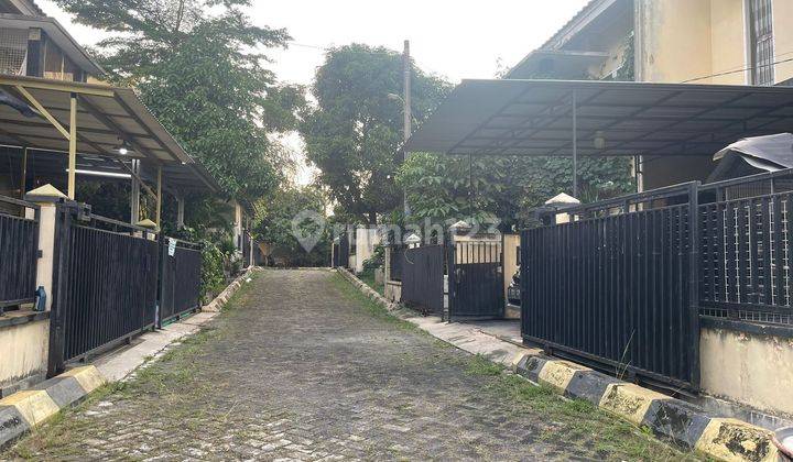 Rumah 2lantai Disewakan dalam.kluster 2