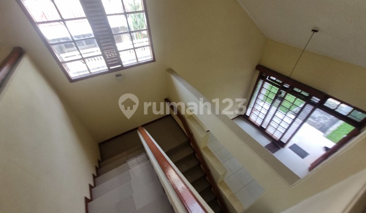 Rumah Besar 2Lantai Disewakan Didaerah Tanjungbarat Cocok Digunakan Tuk Kantor Atau.mbg. 2