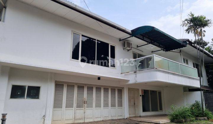 Rumah Halaman Luas Disewakan.cocok Untuk Usaha Atau Perkantoran 1