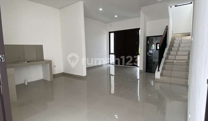 Newly Built House -.- Exclusive Modern Green Serene Residence on Pangeran Cakrabuana Street, Talun Cirebon 2