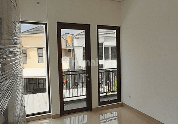 kamar tidur rumah baru bangun posisi hook
