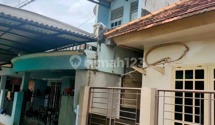 Ready-to-Live House in the City Center Area of Bukit Lama Near Unsri Palembang