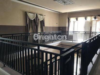 RUMAH MEWAH 2 LANTAI BONUS FURNITURE SIAP HUNI 2