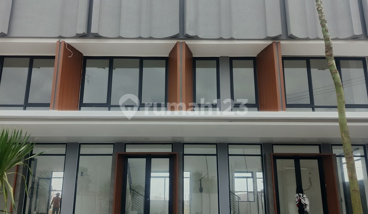 Ready-to-Use 2-Story Shop House with Spacious Parking on the Side of Ulu Road, Palembang 1