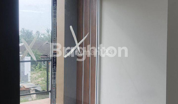 TOWNHOUSE BARU 2 LANTAI DALAM KOMPLEK TENGAH KOTA AREA KENTEN 2
