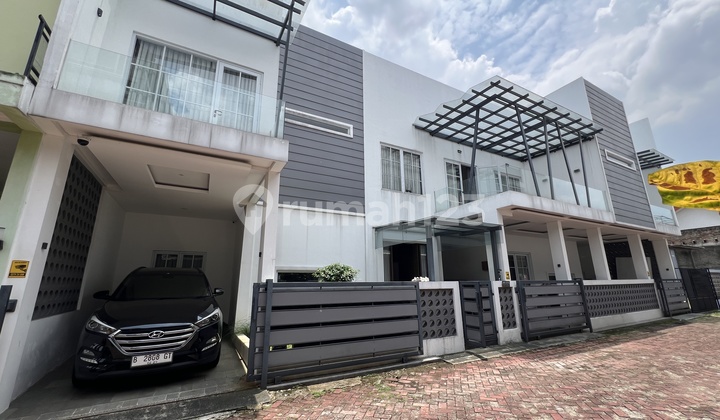 Dijual Rumah 2 Lantai Bagus Dan Mewah Lokasi Strategis