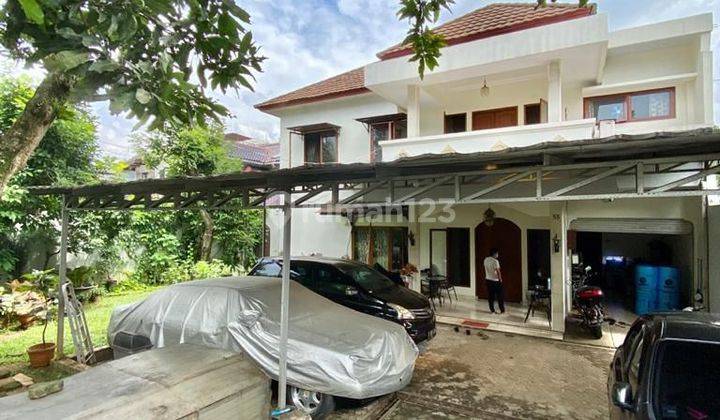 Di jual rumah bagus , halaman luas - jagakarsa 1