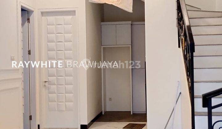 Rumah minimalis 3 lantai, jalan depan cluster besar 2