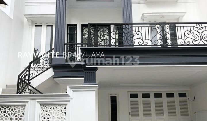 Brand New Hose Modern Minimalis Dalam Cluster Area Jagakarsa