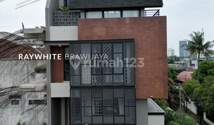 Brand New Modern Townhouse in Wijaya Kebayoran Baru
