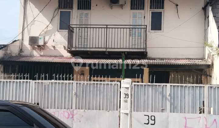 Rumah 2 Lantai Ada Ruang Usaha