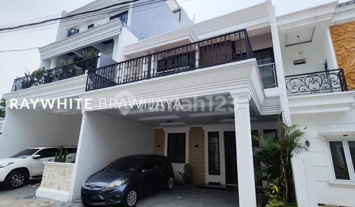 New House Ready to Live In Quiet Neighborhood Jagakarsa Area 2