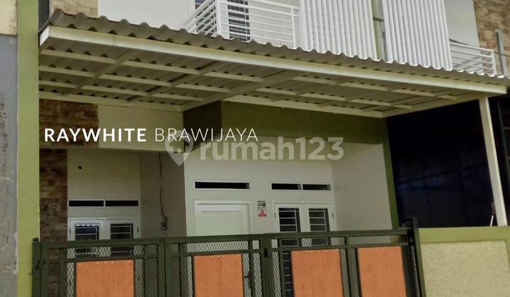 Ready-to-Occupy House in Jagakarsa Area