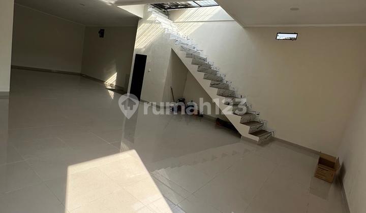 Ruang Usaha Siap Pakai di Jalan Tarumajaya Bekasi 2