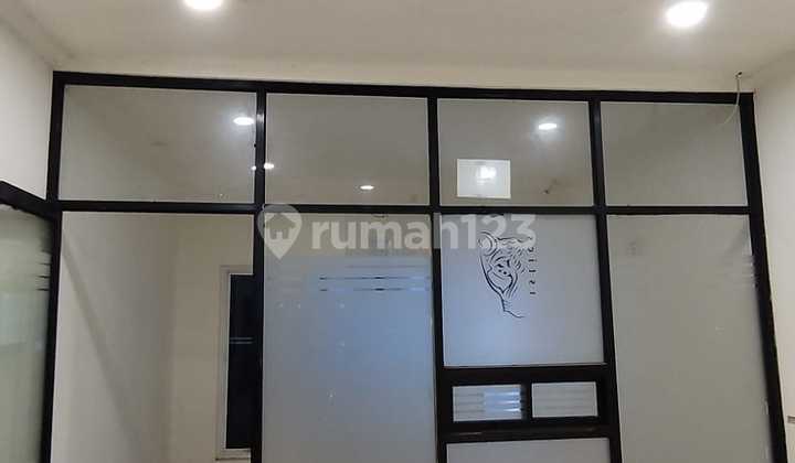 Comfortable & Clean Shop House - Prime Business Location 2