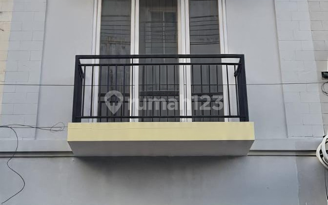 Shophouse Located in the Puri Gardena Housing Complex, Kalideres, Cengkareng