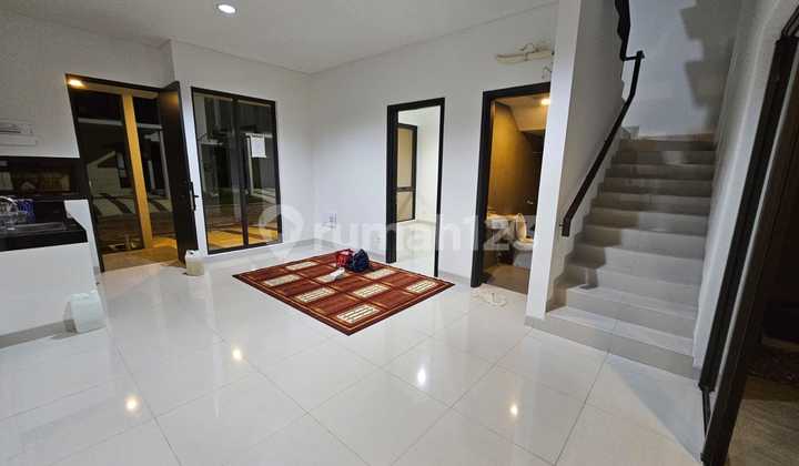 Modern 3 BR House for Rent - Metland East Menteng Modern 3 BR House for Rent - Metland East Menteng