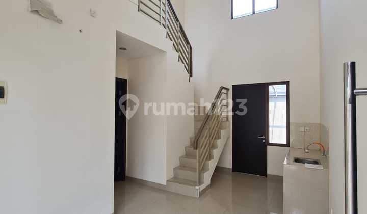 Mezzanine House in Shinano Cluster East Jakarta - Strategic Location 2